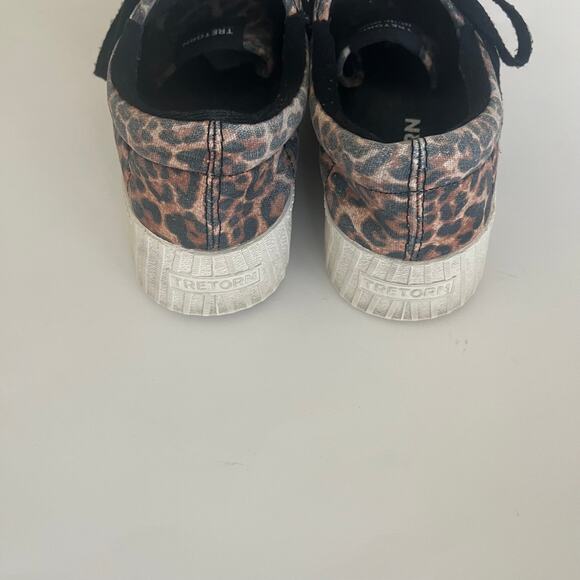 Tretorn Nylite Women's 10 Canvas Leopard Print Lace Up Sneaker - Picture 5 of 9